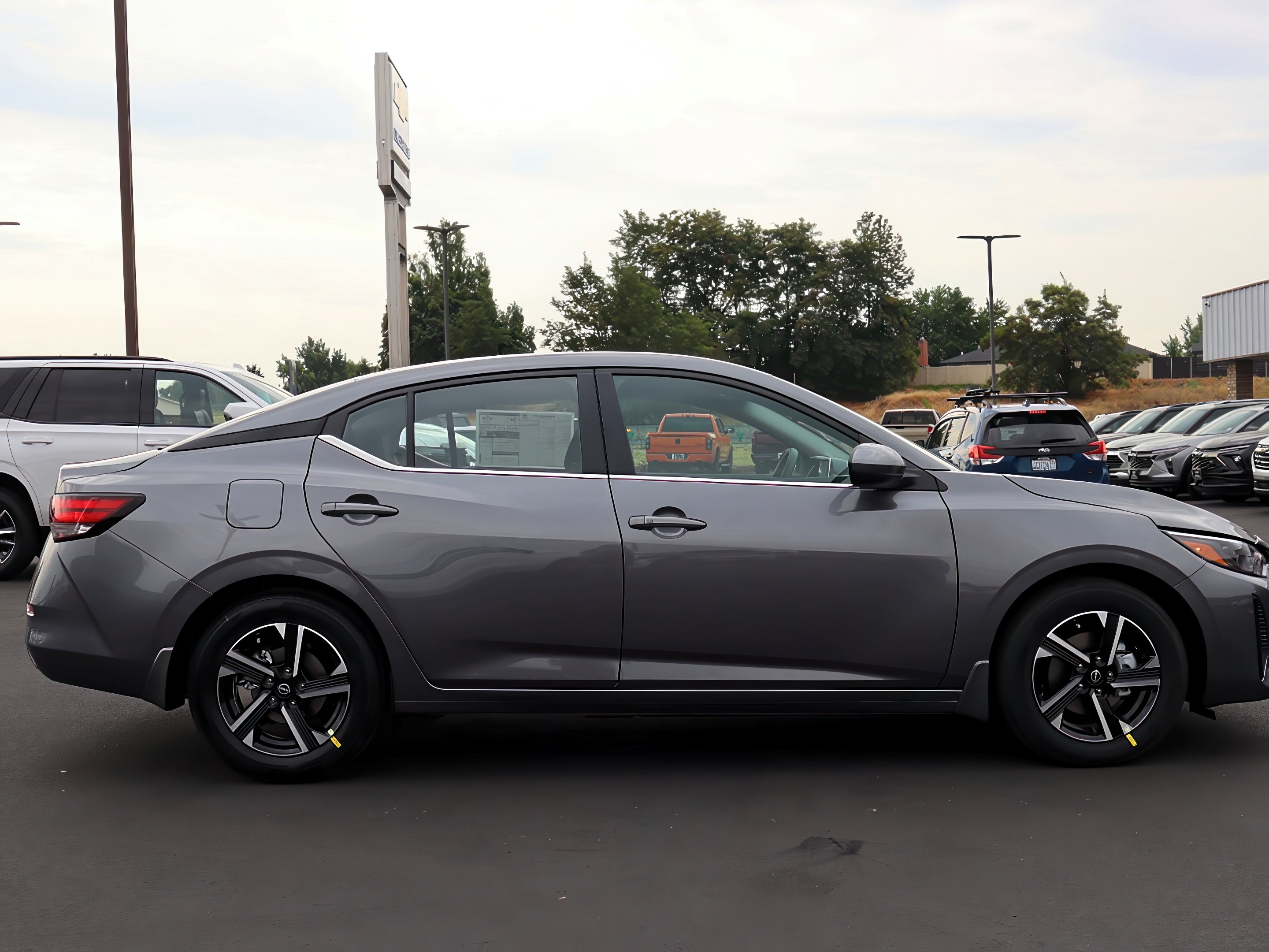 2025 Nissan Sentra SV photo 8
