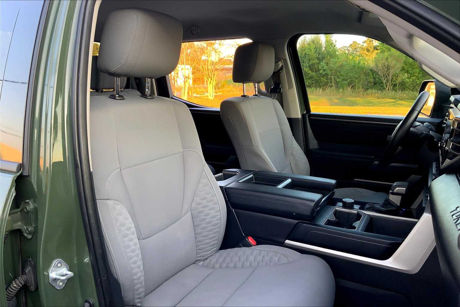2022 Toyota Tundra SR5 photo 8