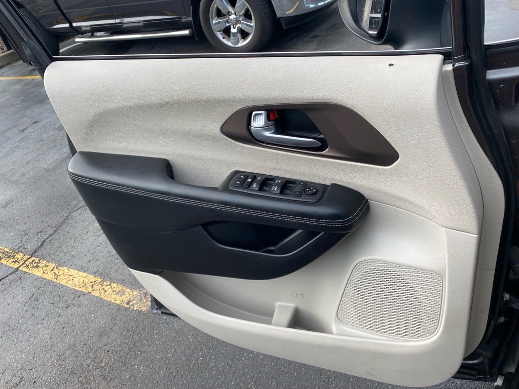 2021 Chrysler Voyager LXi photo 20