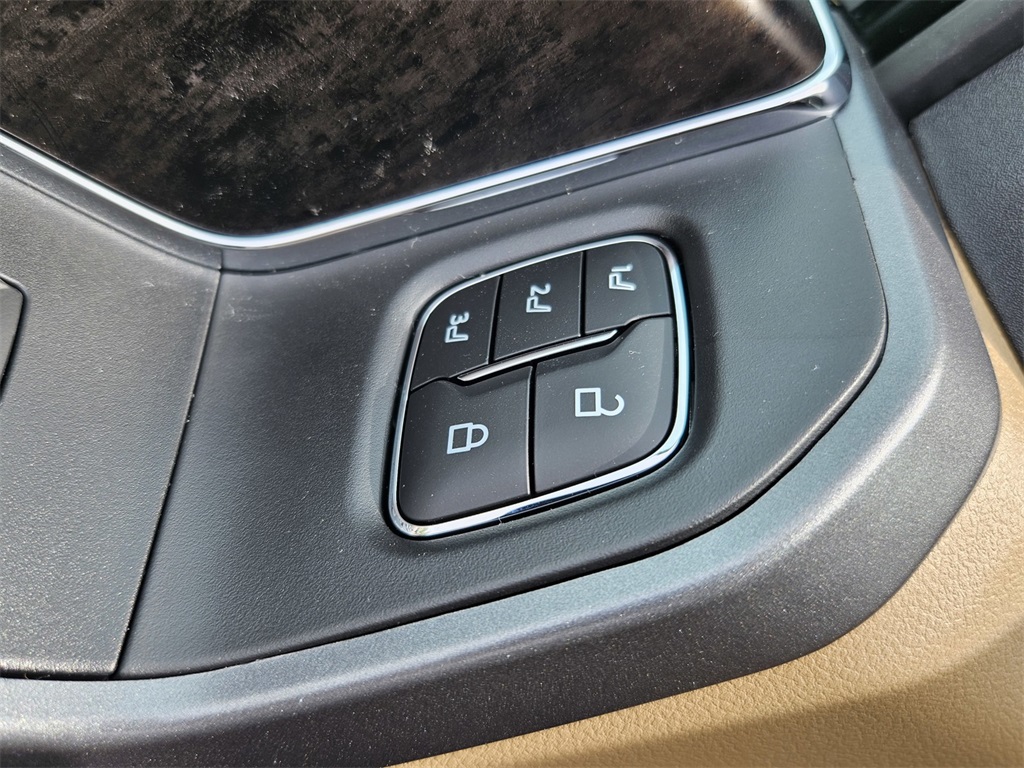 2025 Ford F-250 Lariat photo 12