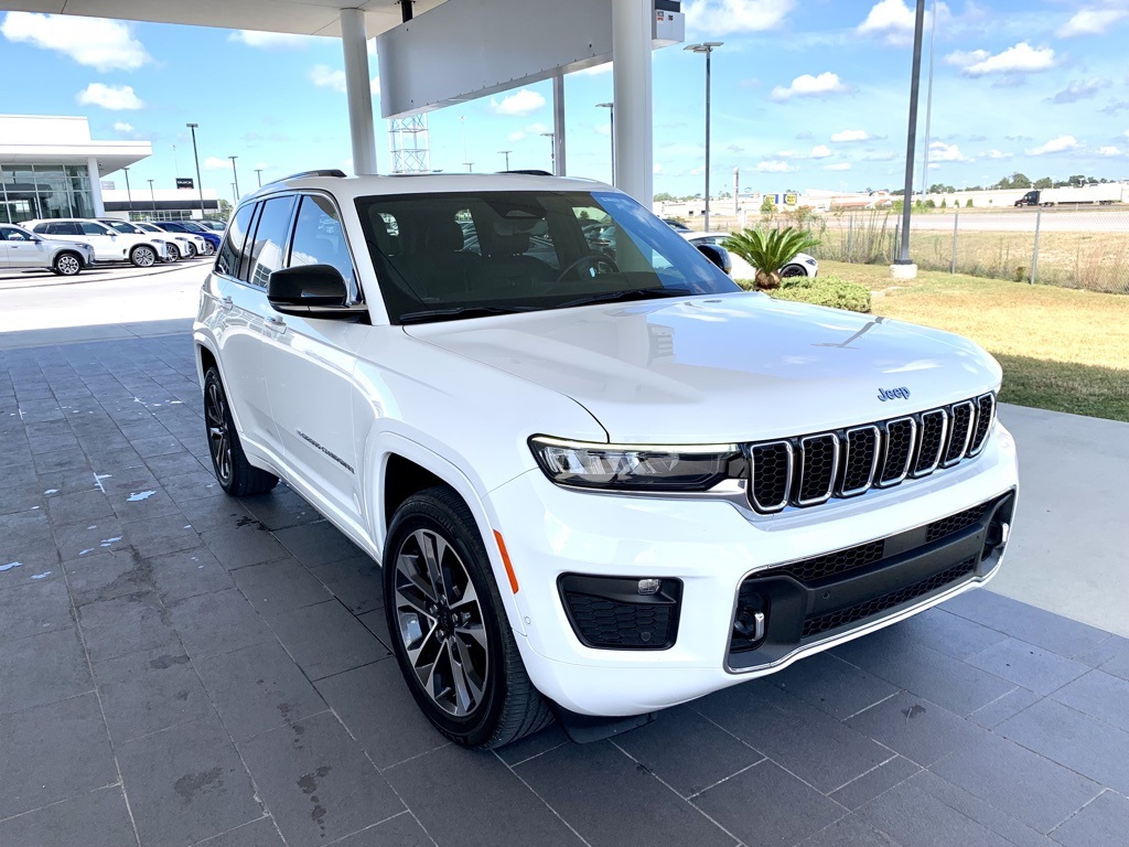 2022 Jeep Grand Cherokee Overland photo 3