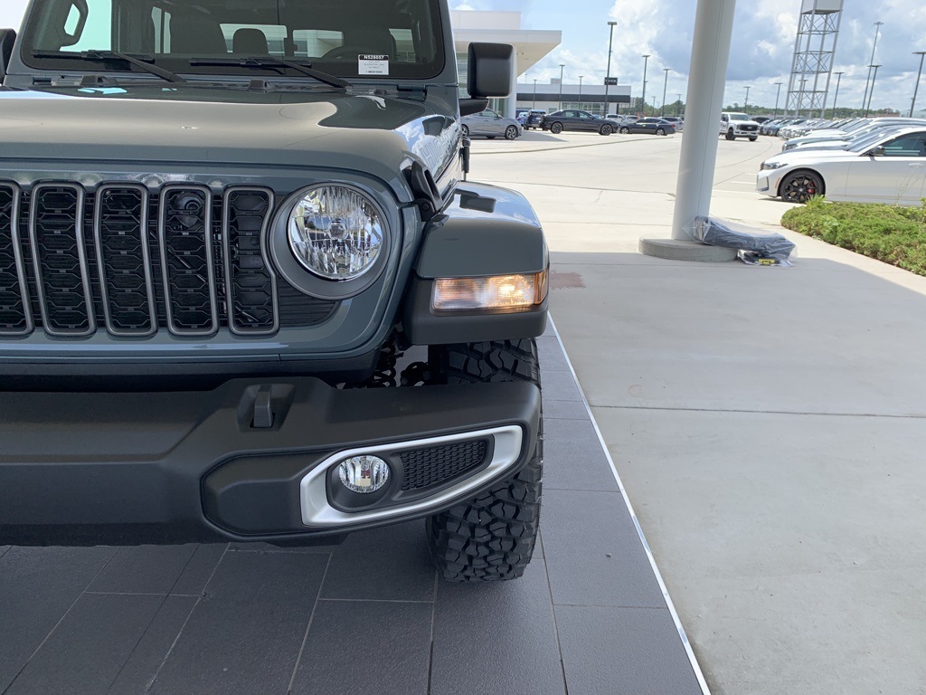 2025 Jeep Gladiator Sport photo 4