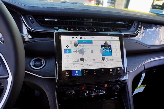2023 Jeep Cherokee 4xe photo 32