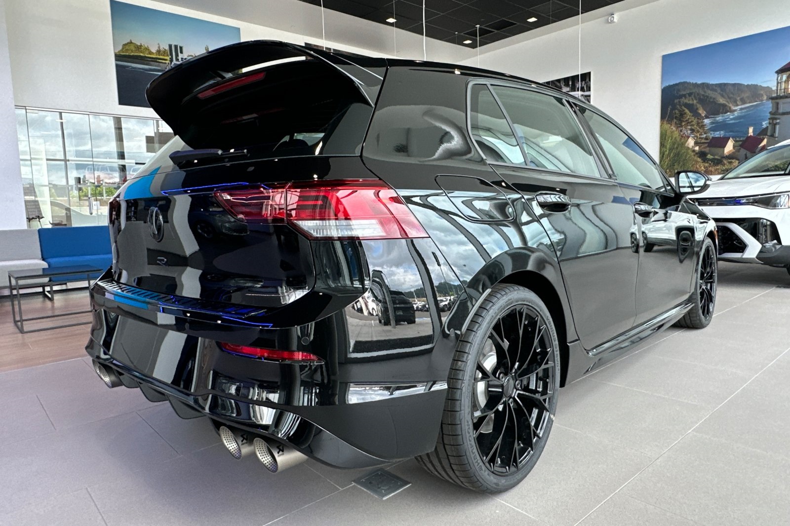 2025 Volkswagen Golf R photo 3