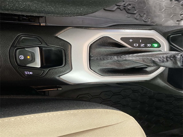 2015 Jeep Renegade Latitude photo 20
