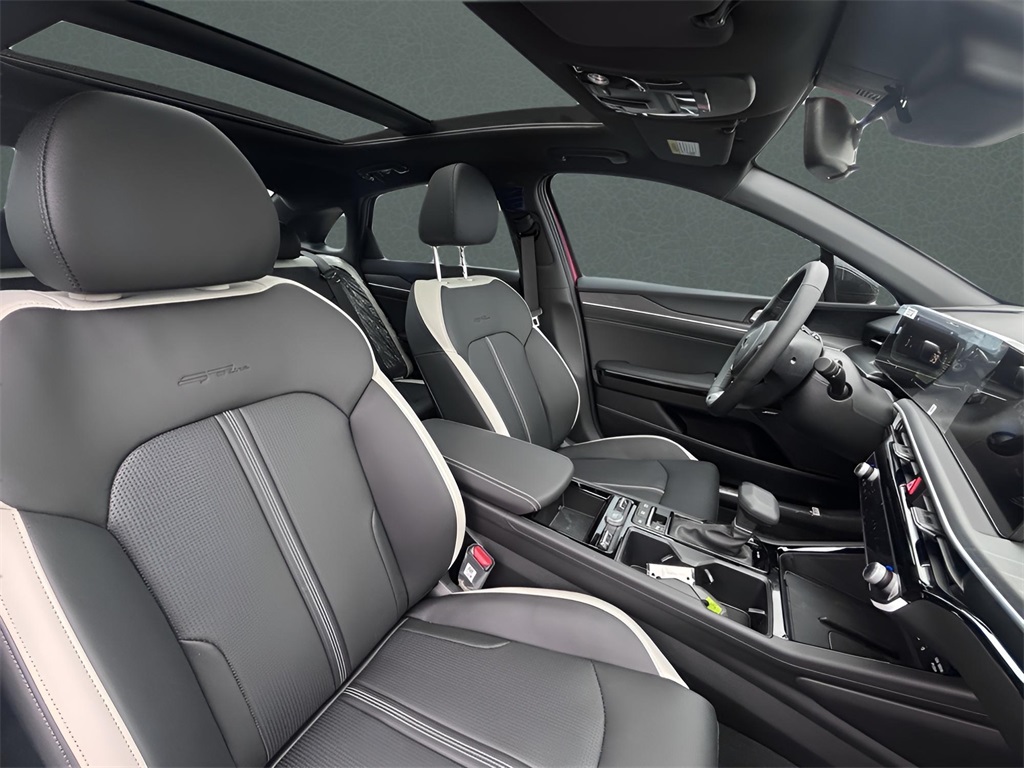 2025 Kia K5 GT-Line photo 22