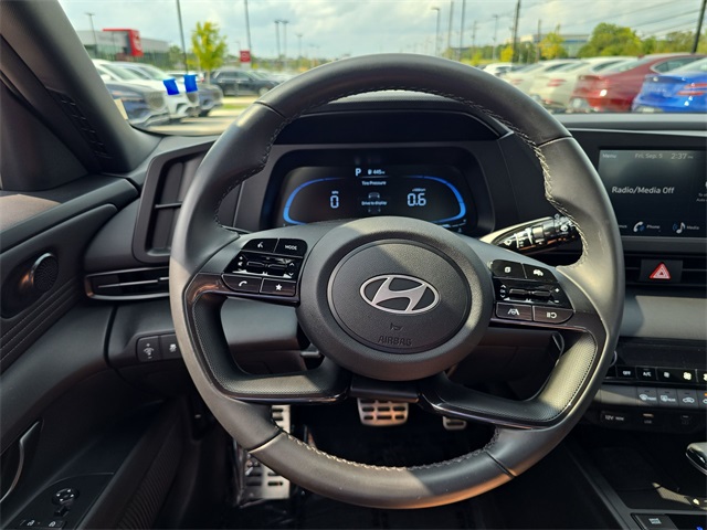 2025 Hyundai Elantra SEL Sport photo 13