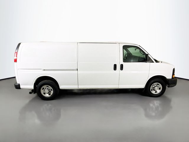 2016 Chevrolet Express 3500 Work Van photo 2