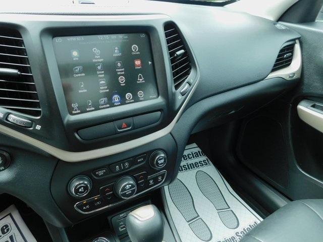 2017 Jeep Cherokee Limited photo 24