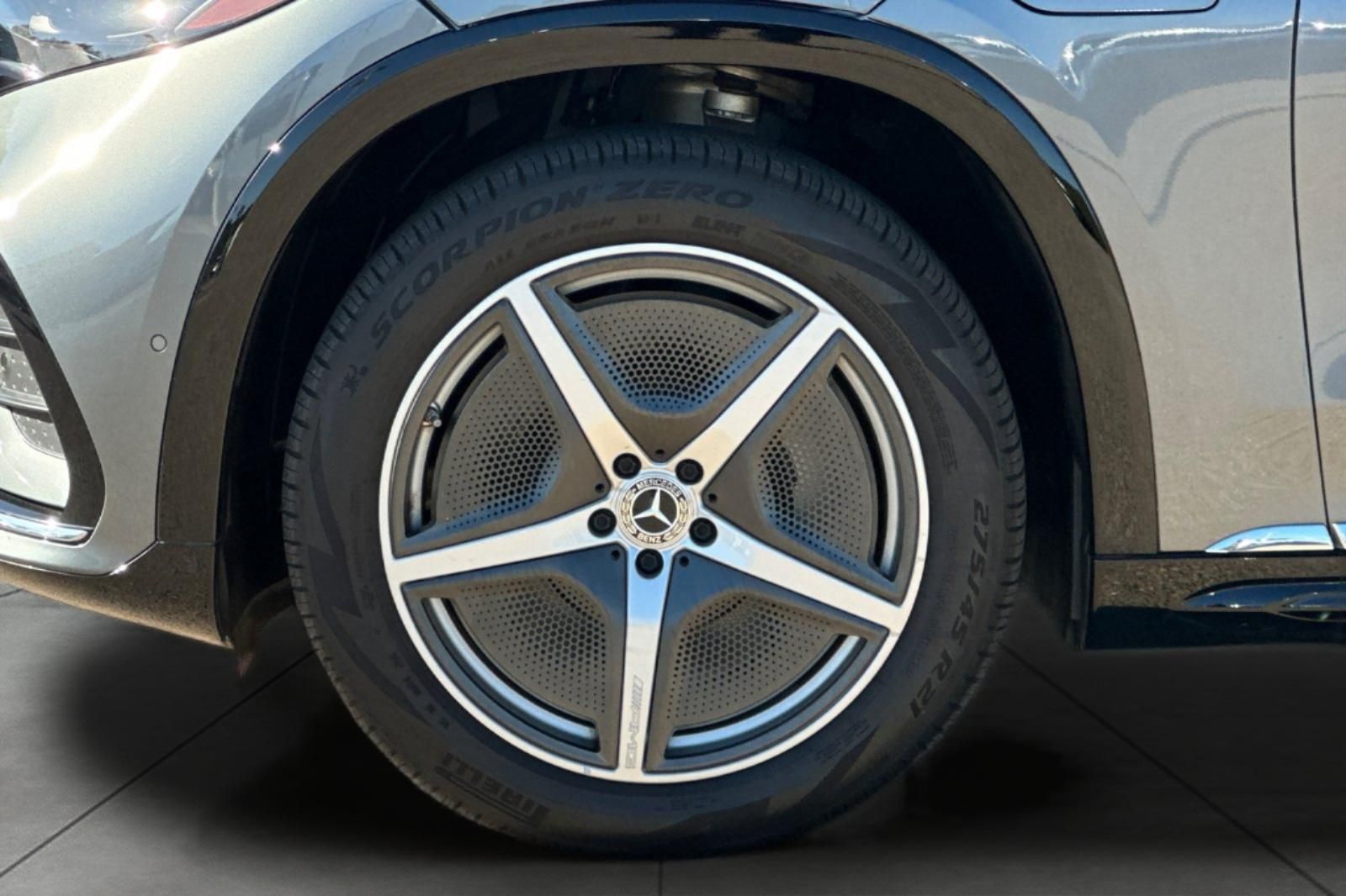 2023 Mercedes Benz EQS SUV 580 4MATIC photo 4