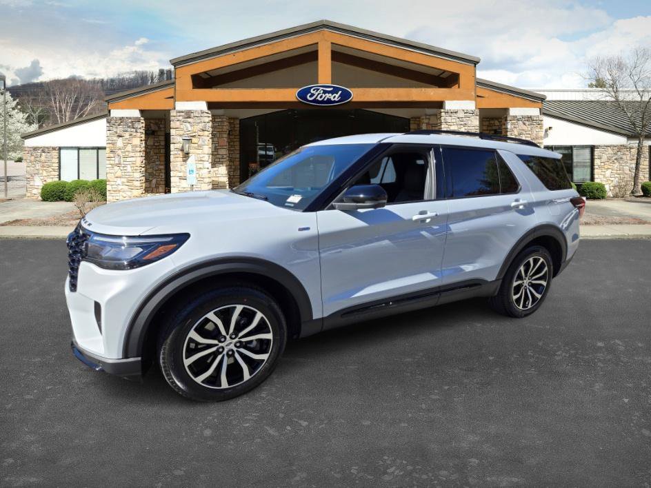 2026 Ford Explorer ST-LINE's photo
