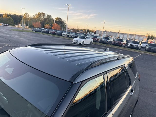 2025 Ford Explorer photo 3