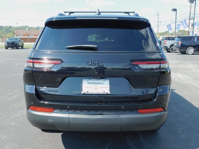 2023 Jeep Grand Cherokee Laredo Altitude photo 7