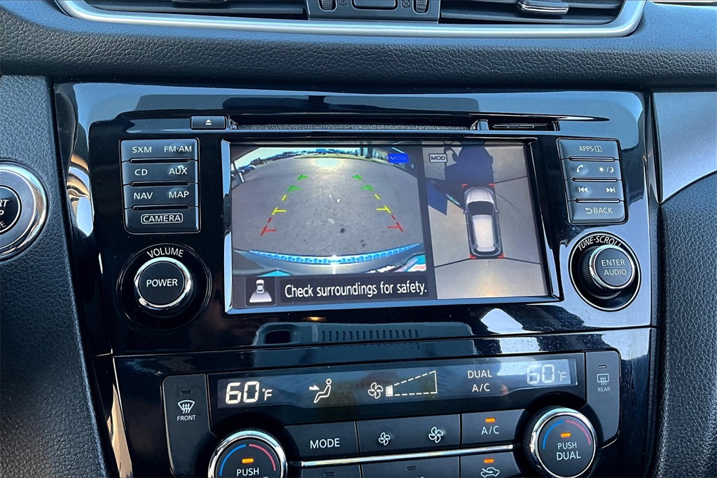 2016 Nissan Rogue SV photo 20