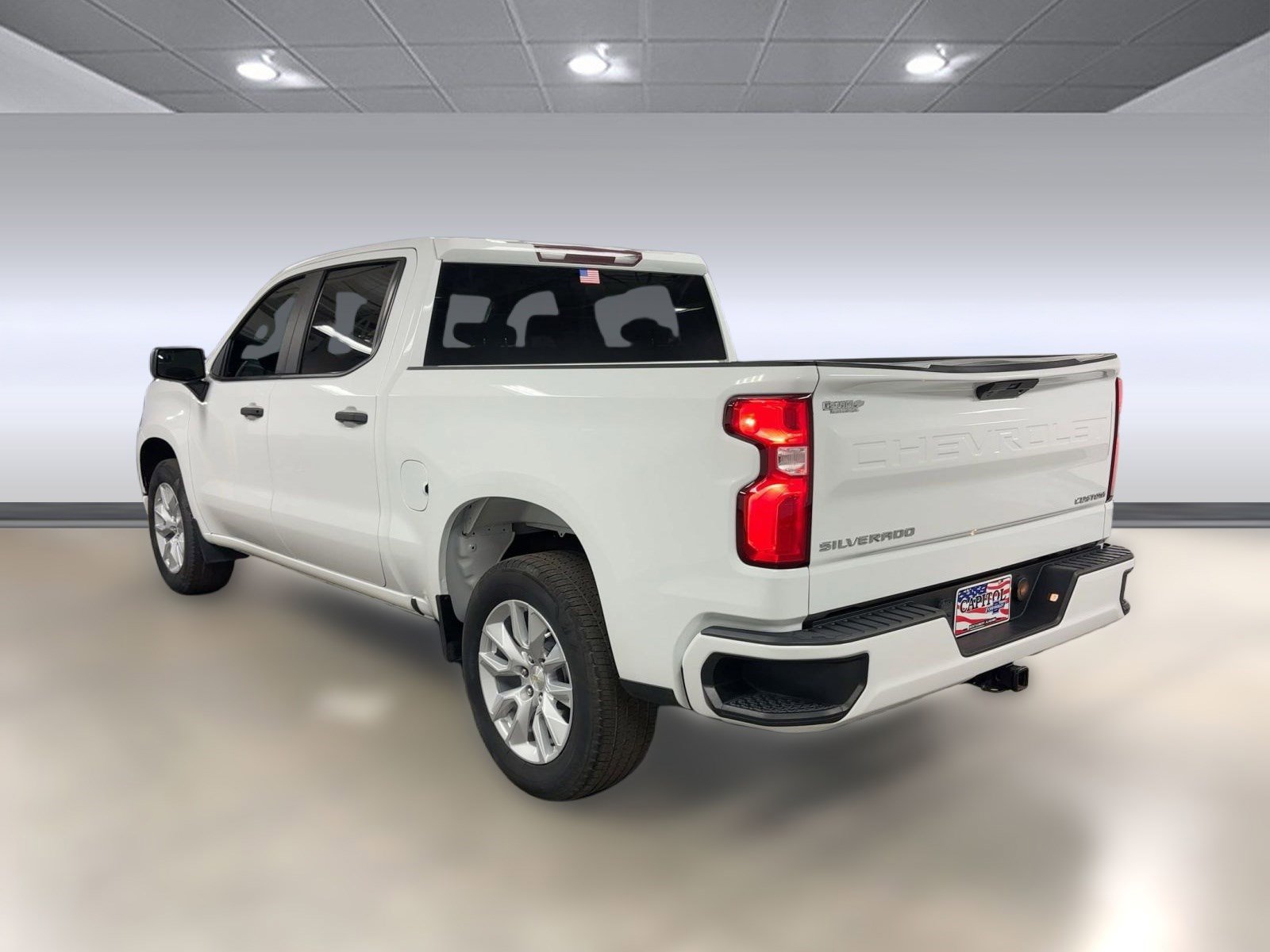 2021 Chevrolet Silverado 1500 Custom photo 2