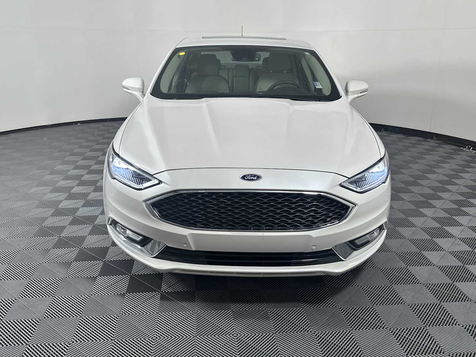 2017 Ford Fusion Platinum photo 2