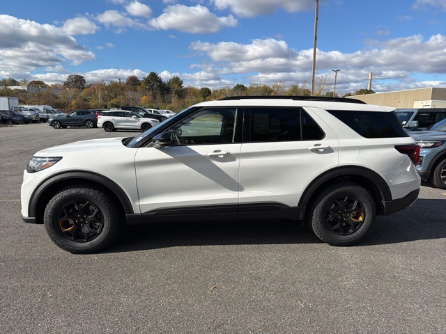 2026 Ford Explorer photo 3