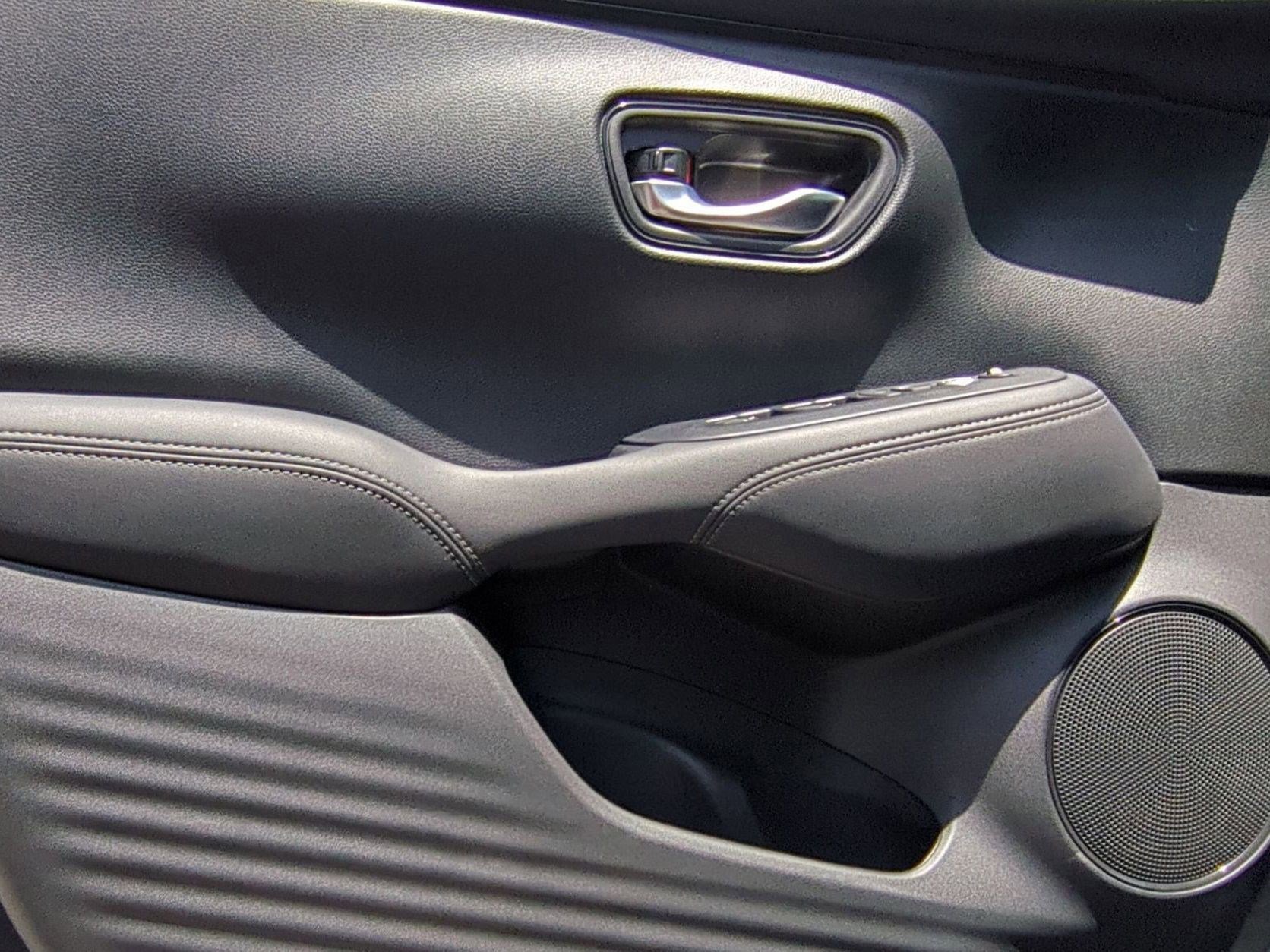 2026 Honda HR-V EX-L photo 7