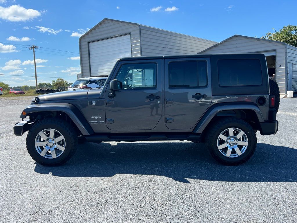 2017 Jeep Wrangler Unlimited Sahara photo 7