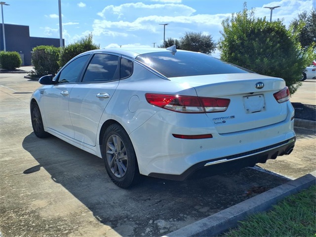 2020 Kia Optima LX photo 2