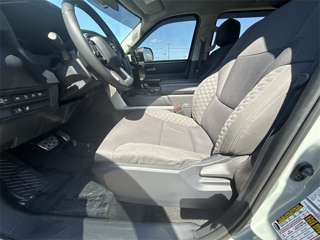 2022 Toyota Tundra SR5 CrewMax photo 12