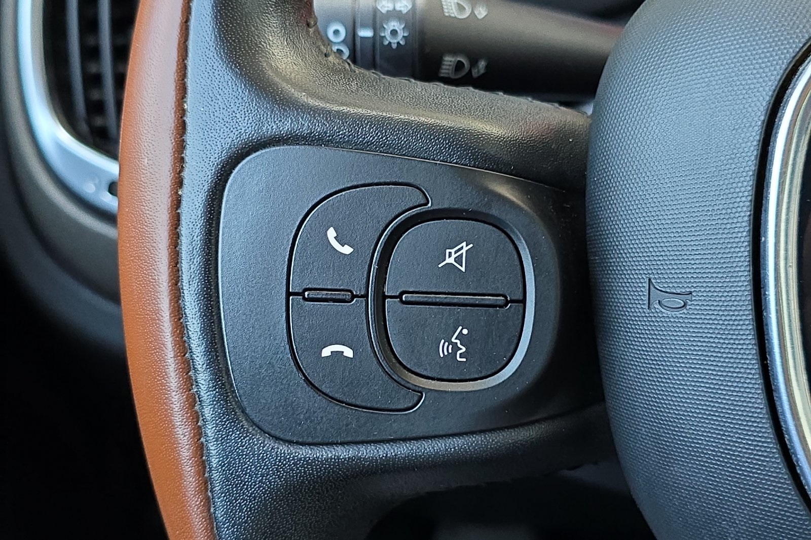 2015 Fiat 500L Trekking photo 24