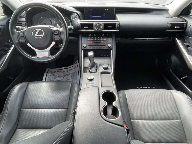 2018 Lexus IS 300 photo 12