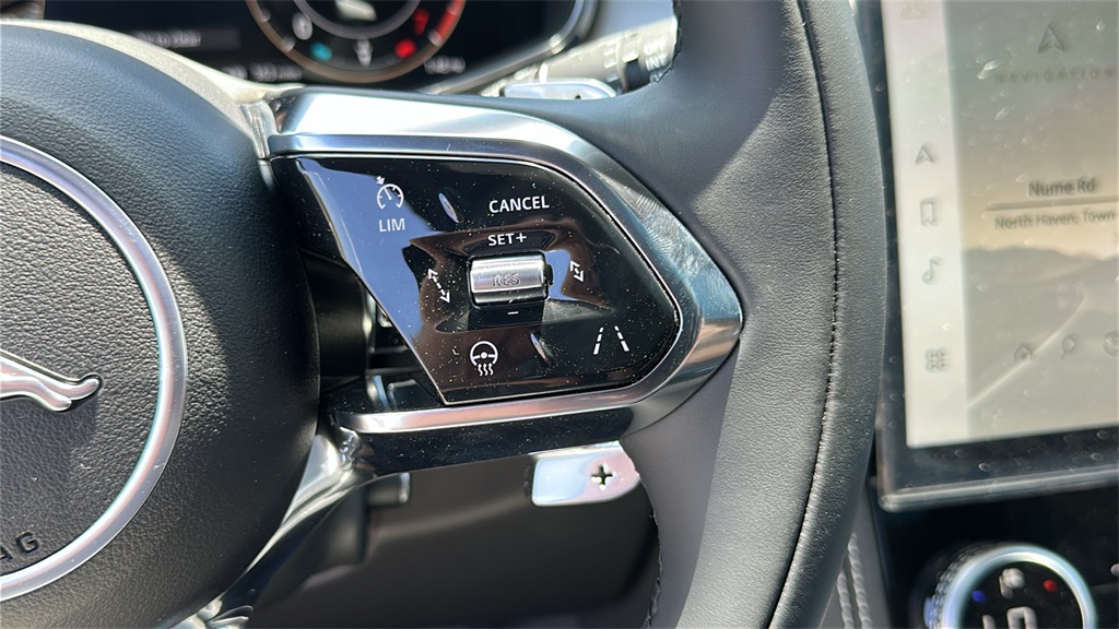 2026 Jaguar F-PACE P400 R-Dynamic S photo 15