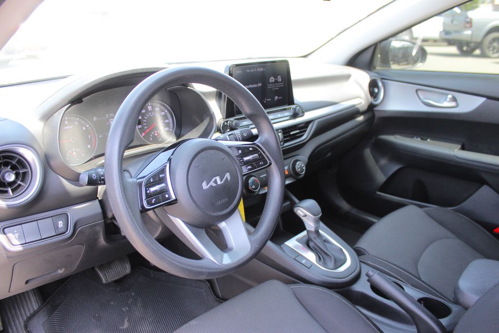 2023 Kia Forte LXS photo 11