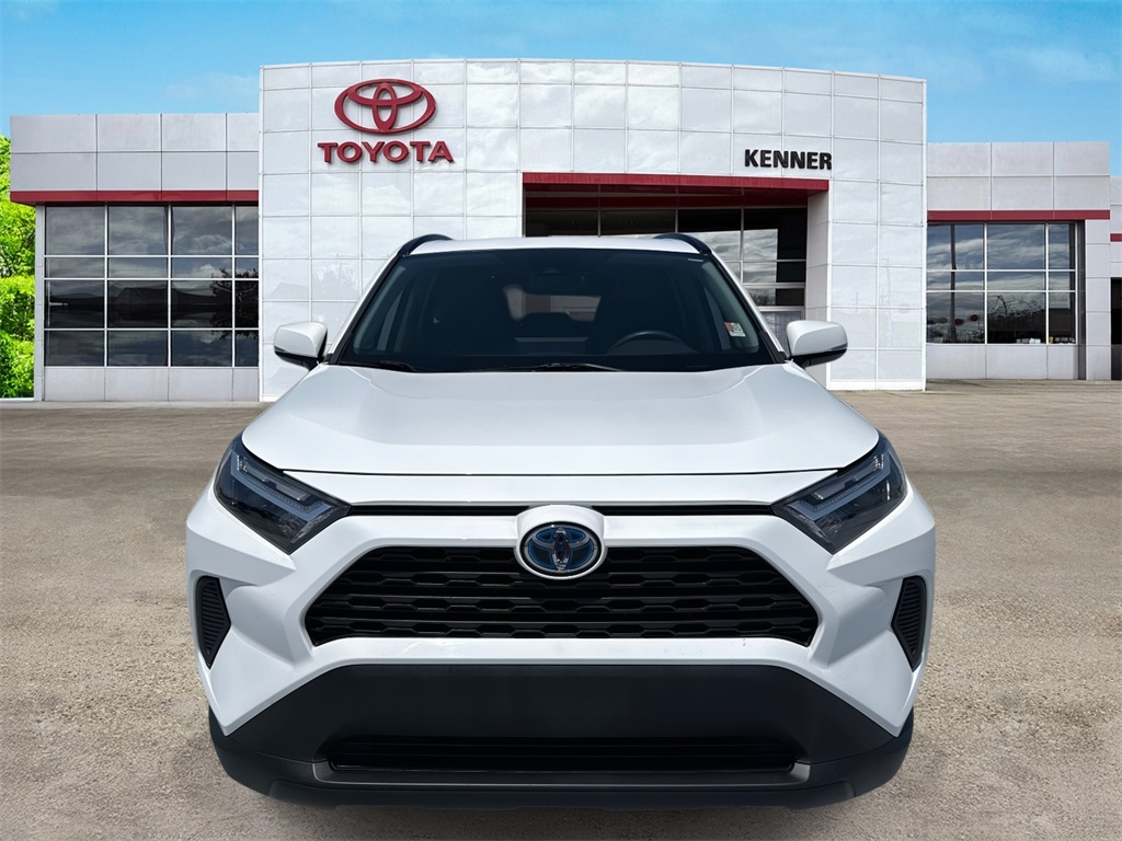 2022 Toyota RAV4 Hybrid XLE photo 2
