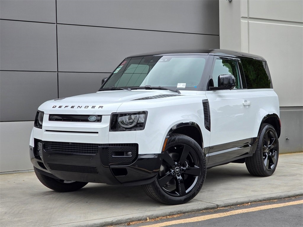 2025 Land Rover Defender V8's photo