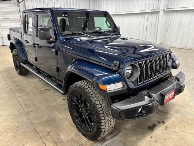 2025 Jeep Gladiator Nighthawk's photo