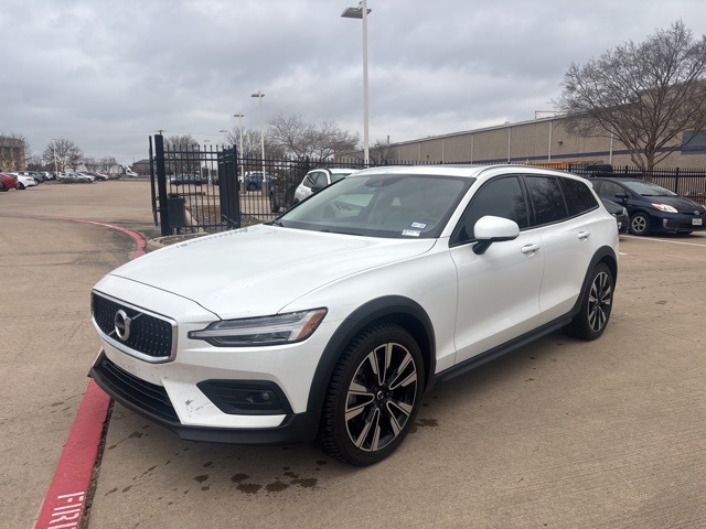 2021 Volvo V60 Cross Country Base's photo
