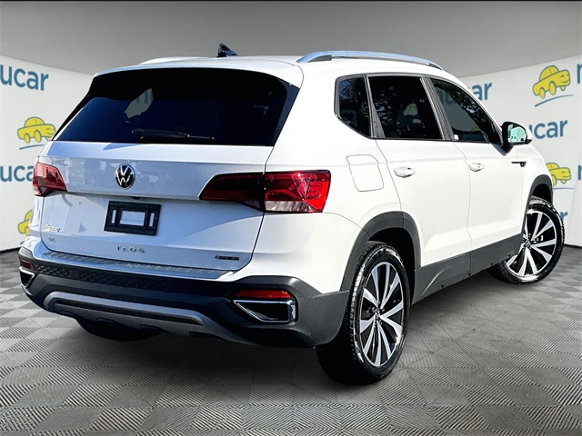 2023 Volkswagen Taos SE photo 11