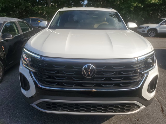 2026 Volkswagen Atlas Cross Sport SE photo 2