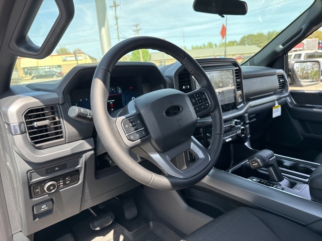 2025 Ford F-150 XLT photo 21