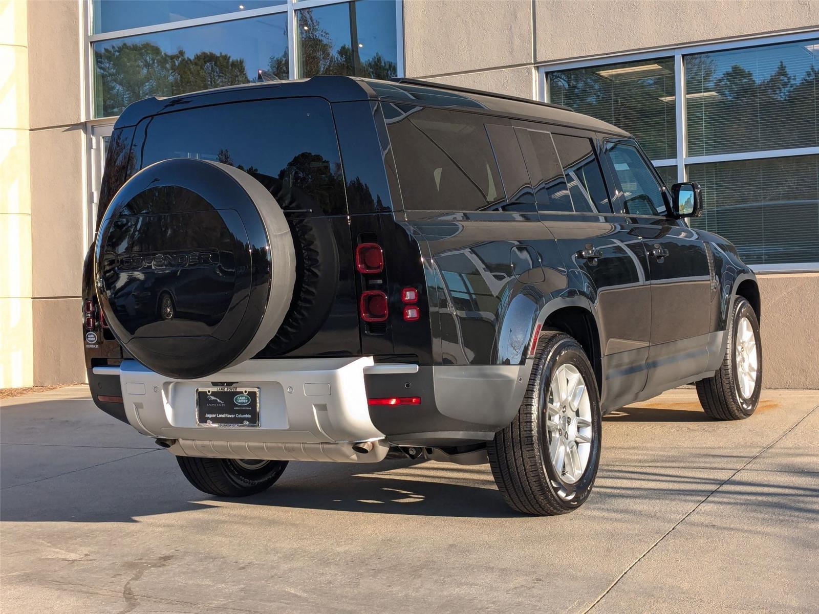 2025 Land Rover Defender 130 S photo 3