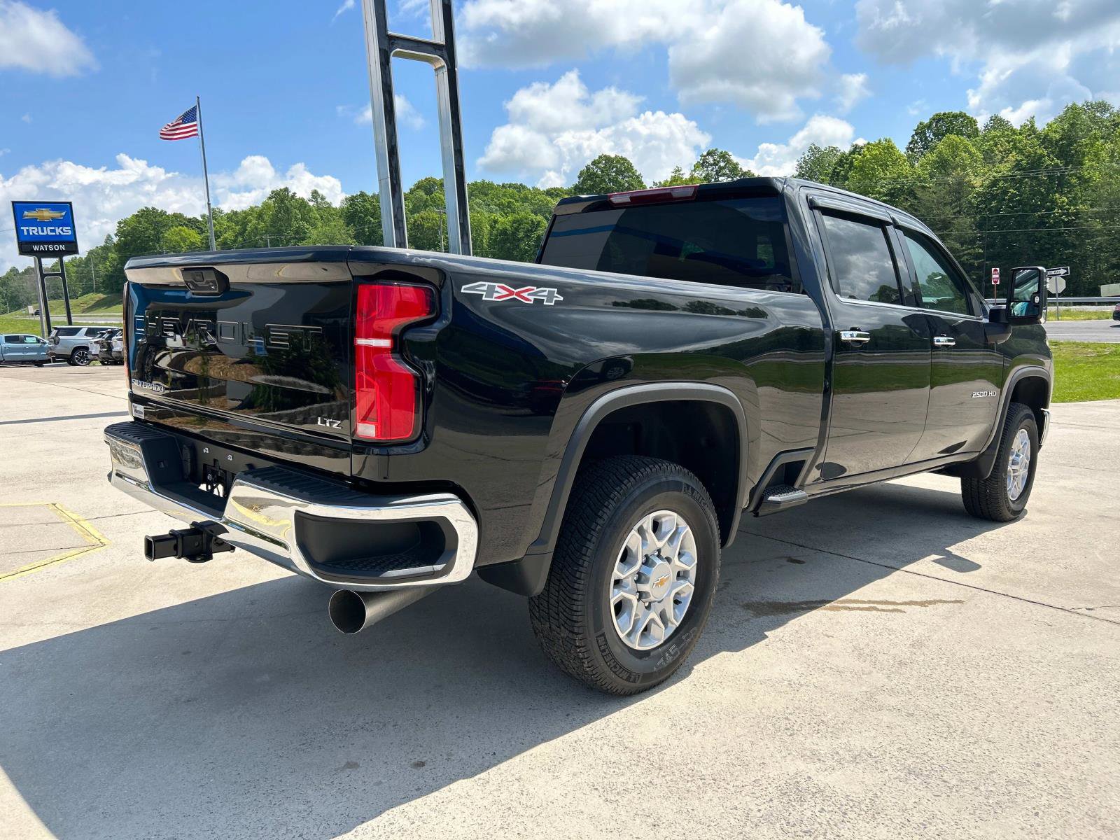 2025 Chevrolet Silverado 2500HD LTZ photo 3
