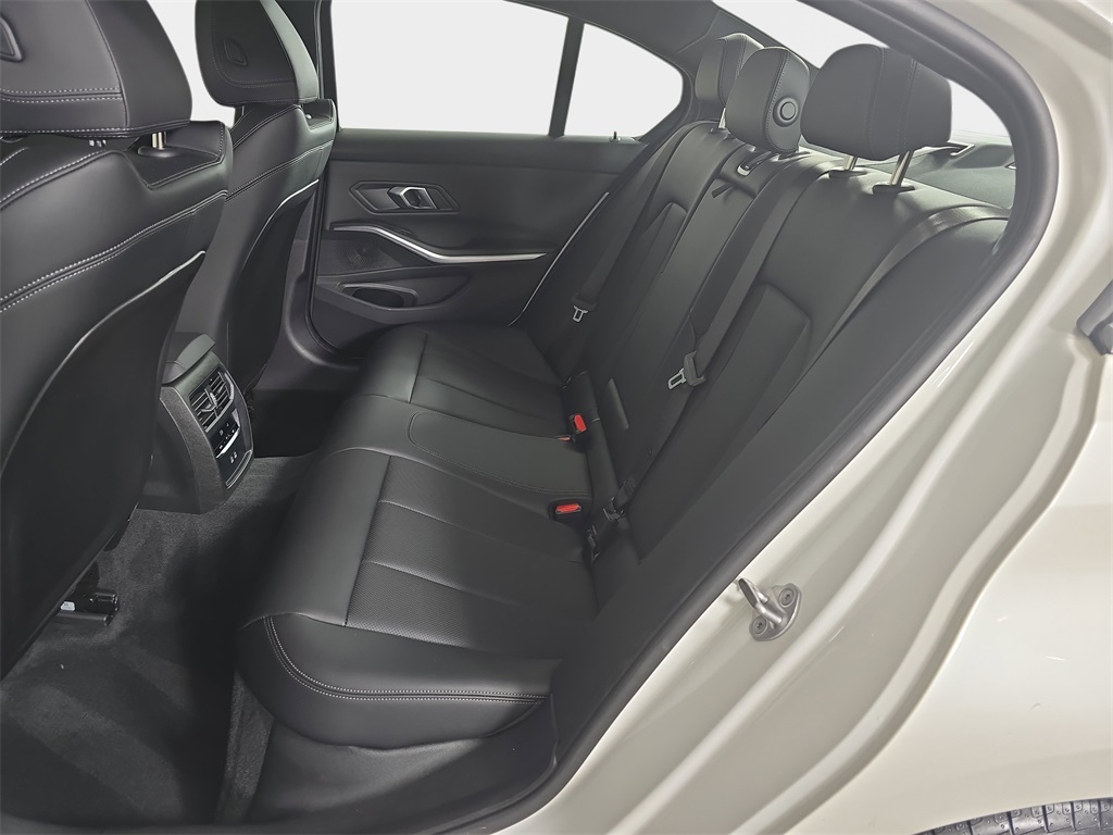 2025 Bmw 330i xDrive photo 13