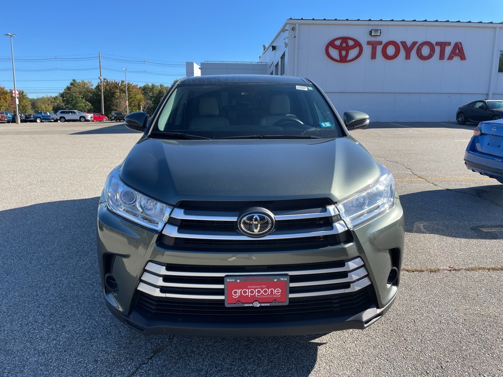 2019 Toyota Highlander LE Plus photo 2