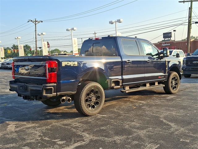 2025 Ford F-350 Lariat photo 3
