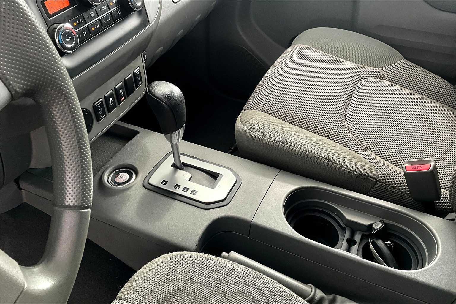 2021 Nissan Frontier SV photo 13
