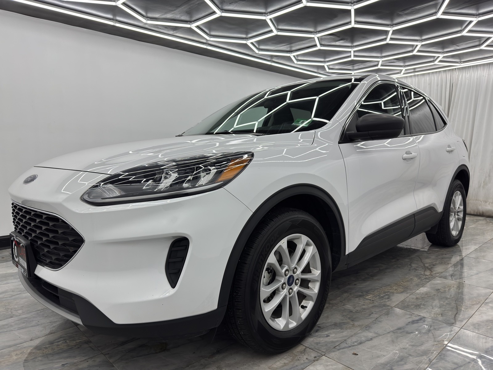 2022 Ford Escape SE Hybrid photo 3