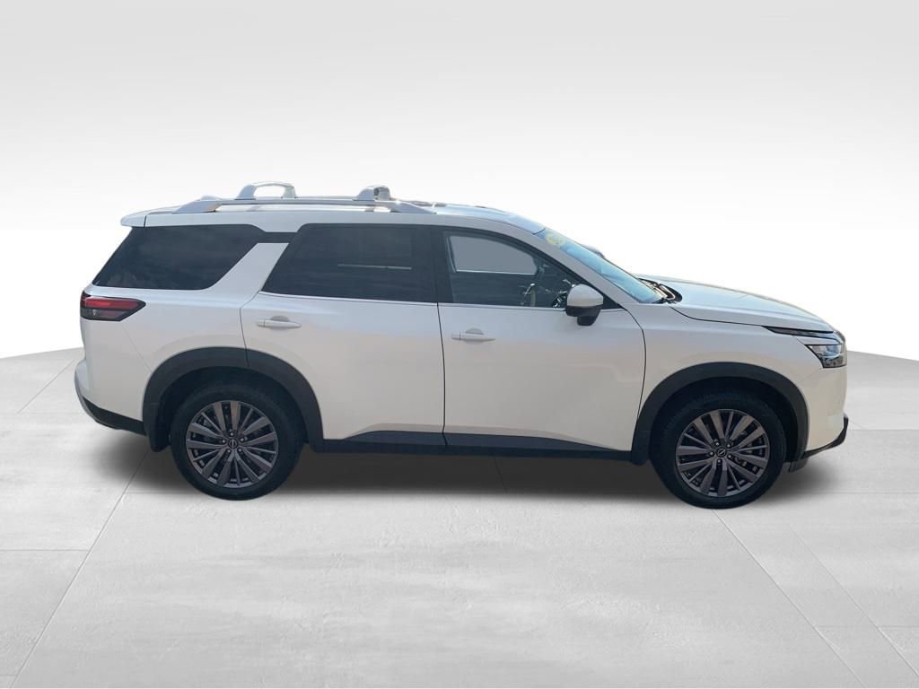 2023 Nissan Pathfinder SL photo 5