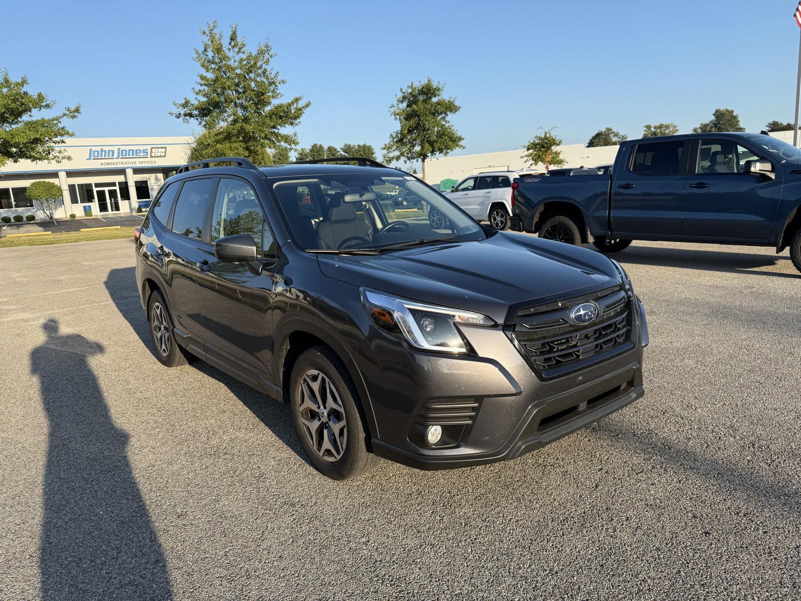 2023 Subaru Forester Premium photo 3
