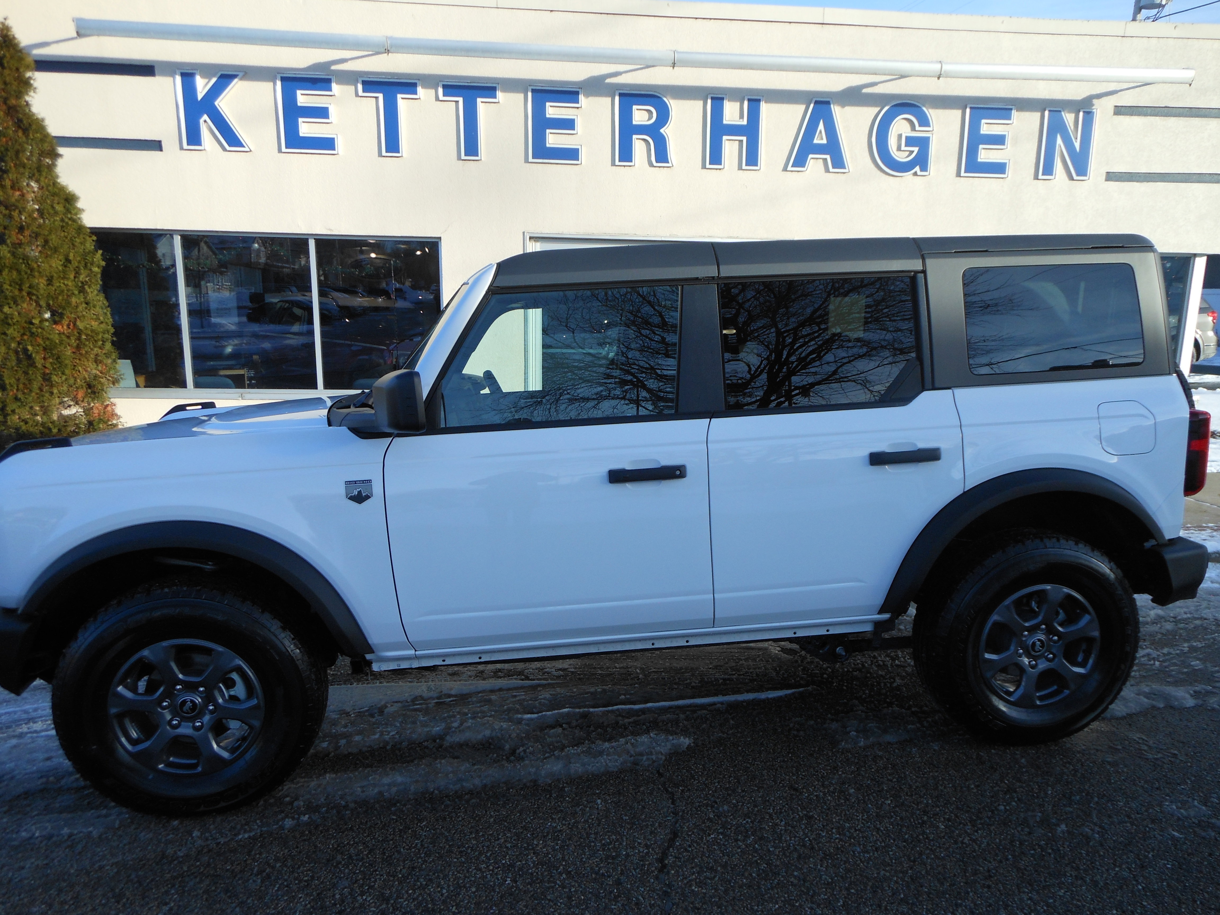 2025 Ford Bronco 4-Door Big Bend's photo