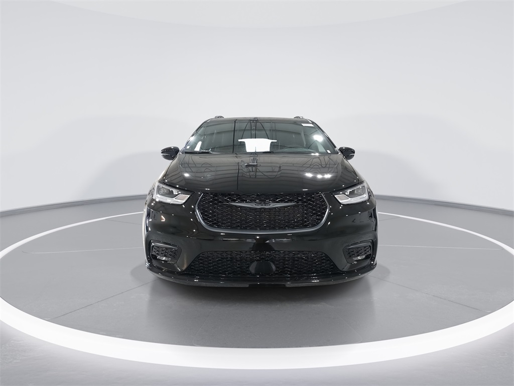 2026 Chrysler Pacifica Limited photo 3