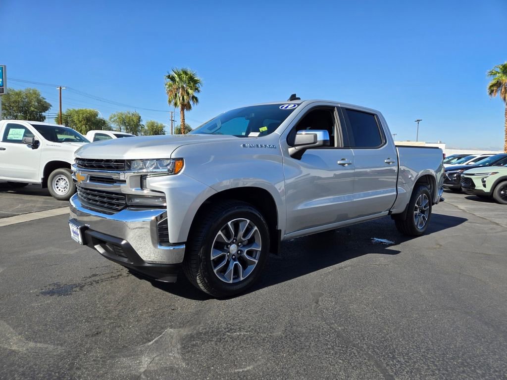 2019 Chevrolet Silverado 1500 LT photo 2