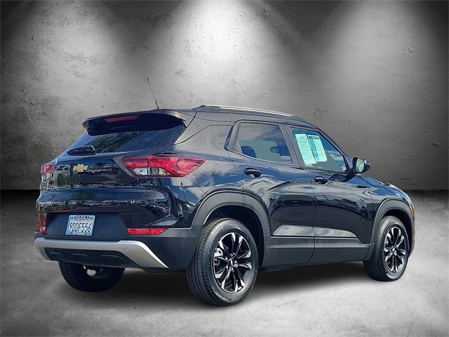 2023 Chevrolet Trailblazer LT photo 2