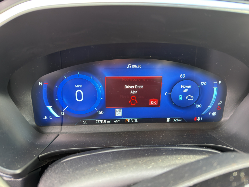 2021 Ford Escape Titanium's photo